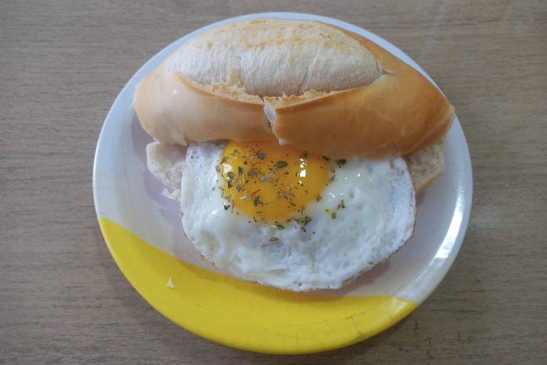 Pão com 2 ovo