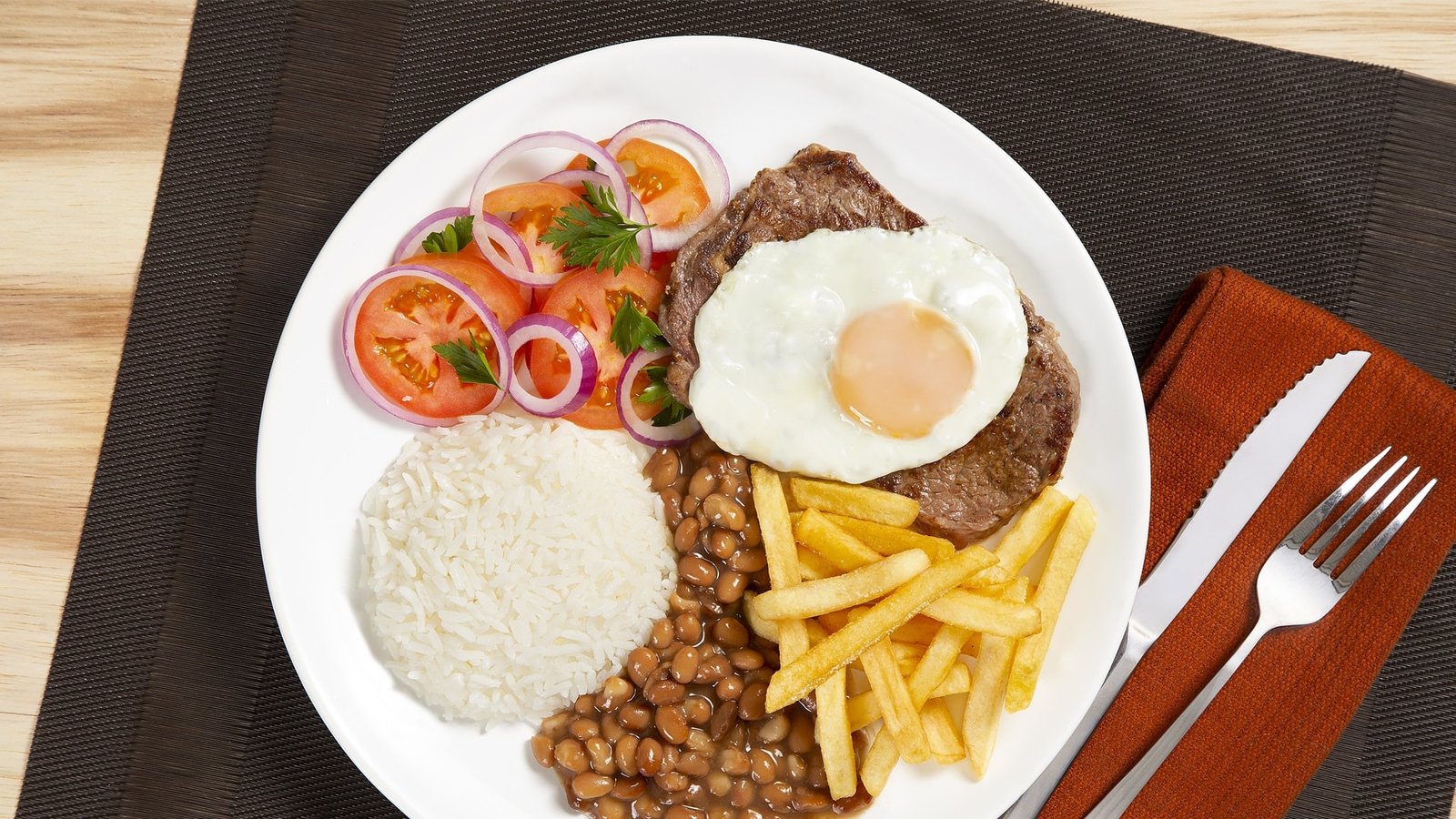 Bife com ovo